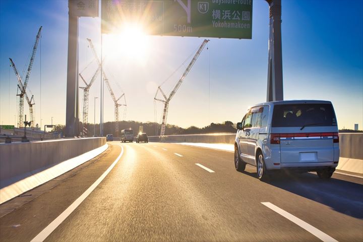 秋は交通事故が増える季節！秋の運転で注意すべきポイントは？