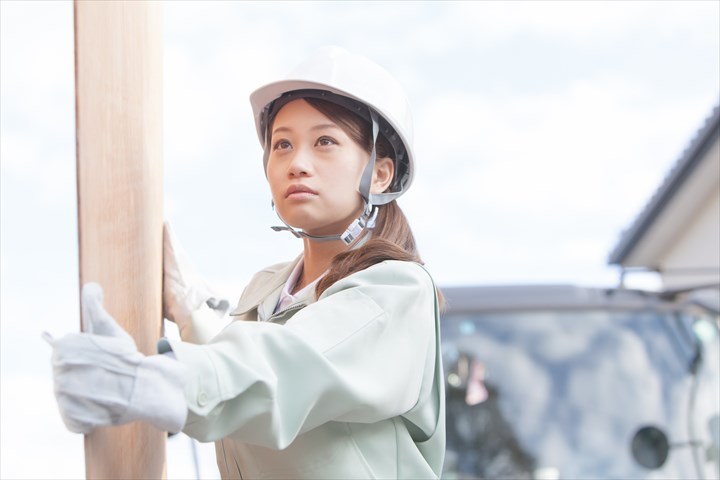 《本庄市》週払いOK・4ｔ車での木材の配送ドライバー！（高時給・土日祝休み）