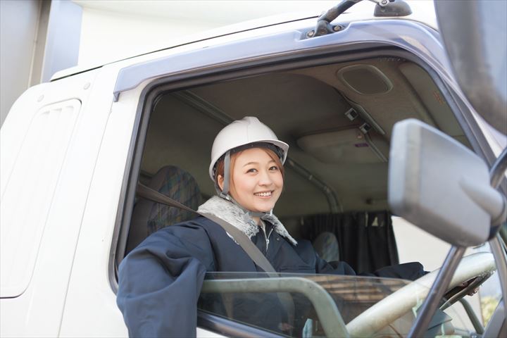 《神戸市兵庫区》週払いOK・普通～2ｔ車での船舶用機械部品の集配及び倉庫内スタッフ！（Web面接OK・土日祝）