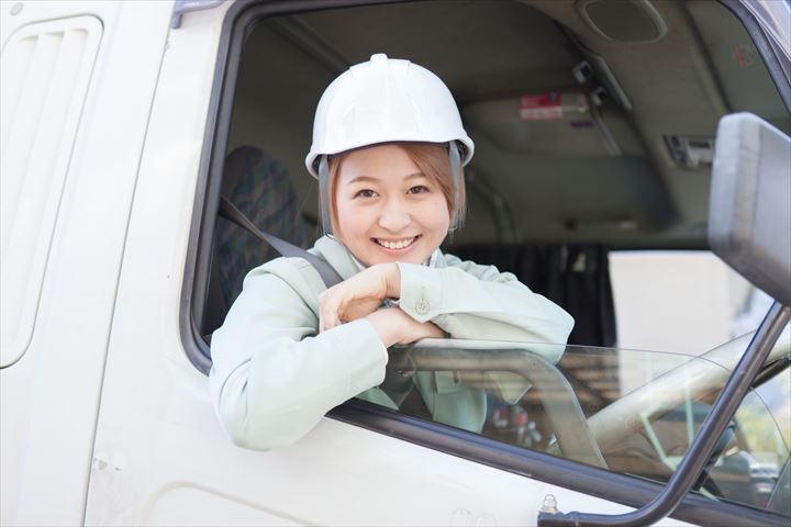《和光市》週払いOK・4ｔ車でのお弁当とカット野菜のセンター間配送ドライバー！（週休2日・日勤帯）