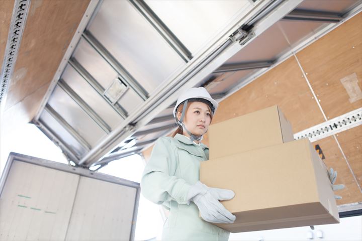 《千葉市花見川区》週払いOK・大型車でのチルド食品の店舗配送ドライバー！（高収入・週休2日）