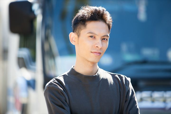 《府中市》週払いOK・2ｔ～3ｔ車での酒類の飲食店への配送ドライバー！（土日休み・高収入）