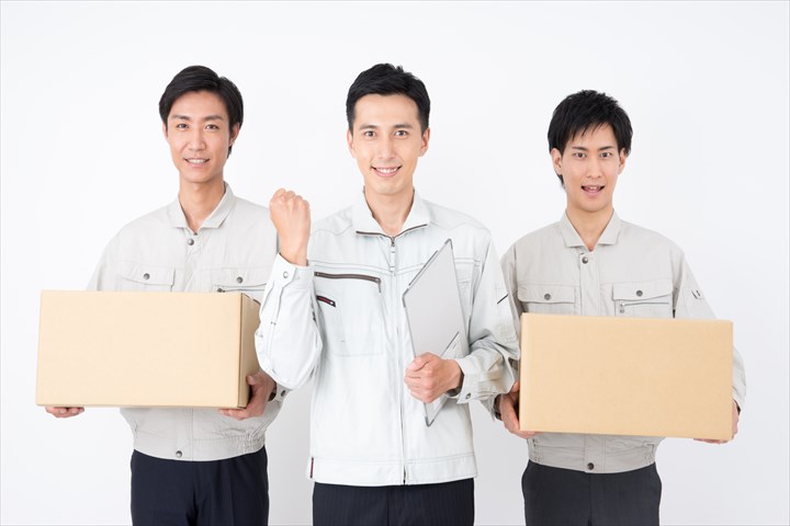 《川越市》週払いOK・2ｔ車での企業などへの建築資材の配送ドライバー！（Web面接OK・高収入）