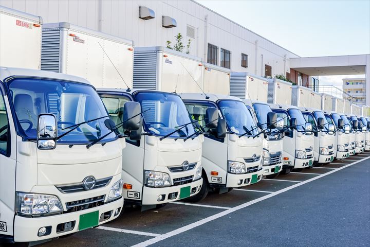 《大田区》週払いOK・普通～2ｔ車での病院や営業所などへの医療機器の配送ドライバー！（Web面接OK・土日祝休み）