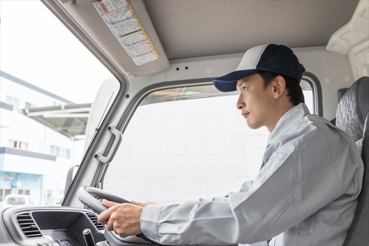 《横浜市瀬谷区》週払いOK・2ｔ平車でのゴミの収集運搬ドライバー！（Web面接OK・高時給）