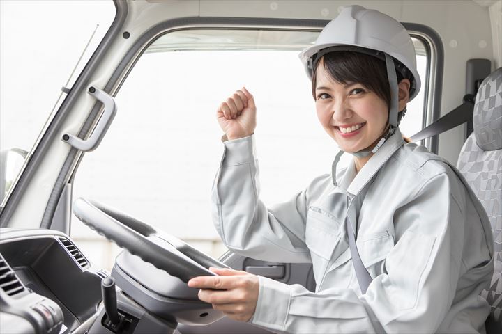 《名古屋市港区》週払いOK・大型車での一般雑貨や建築資材の配送ドライバー！（高収入・土日休み）