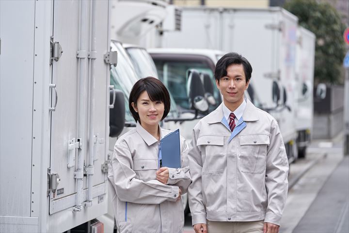 《戸田市》週払いOK・2ｔ～3ｔ車での食品の店舗配送ドライバー！（Web面接OK・高時給）