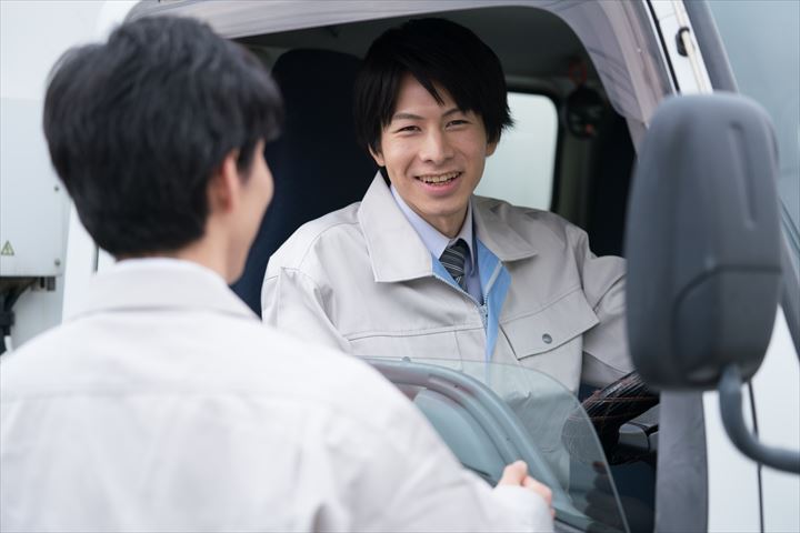 《葛飾区》週払いOK・2ｔ～3ｔ車での店舗等からの廃棄物の回収ドライバー！（高時給・土日祝休み）