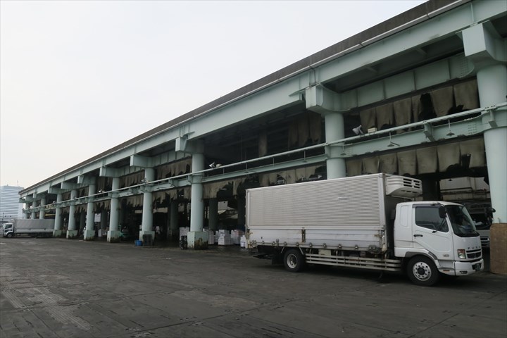 《仙台市宮城野区》週払いOK・3ｔ～4ｔ車でのおもちゃや雑貨などの店舗配送ドライバー！（土日休み・高時給）