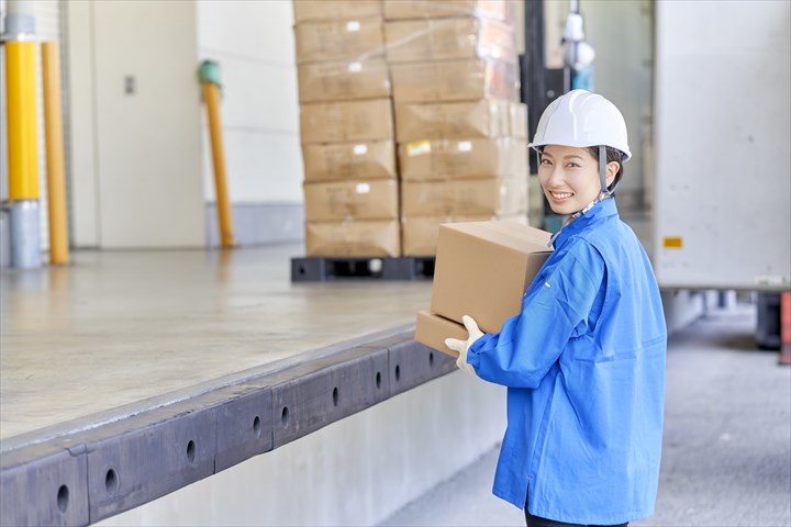 《小牧市》週払いOK・大型車での大手通販サイト商品のセンター間配送ドライバー！（週休2日・高時給）