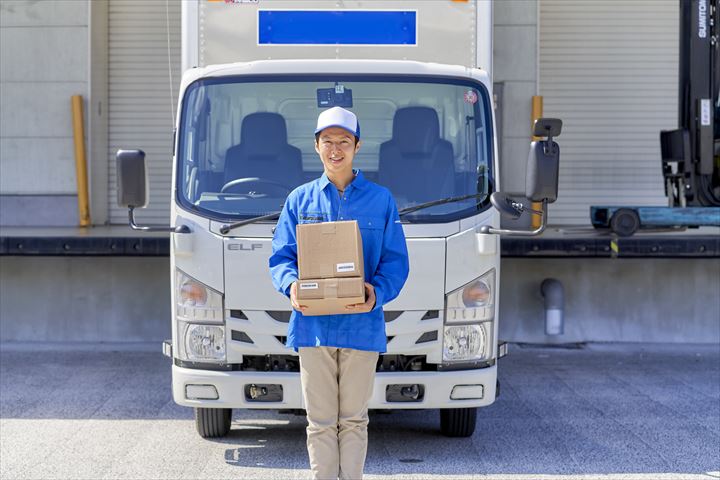 《宇都宮市》週払いOK・2ｔ車でのフローズン商品の店舗配送ドライバー！（Web面接OK・週休2日）
