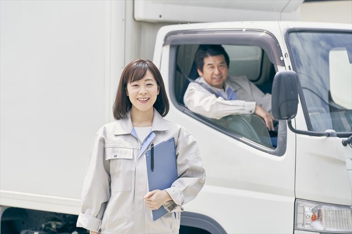 《千葉市稲毛区》週払いOK・2～3ｔ車でのスーパーやドラッグストアへの食品の配送ドライバー！（Web面接OK・週休2日）