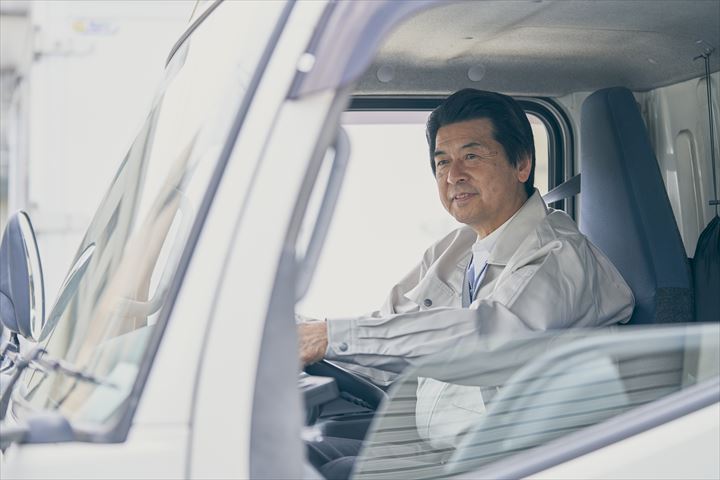 《豊中市》週払いOK・2ｔ車での取引先企業への紙製品の配送ドライバー！（Web面接OK・土日祝休み）