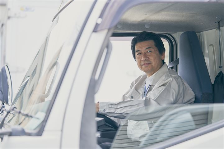 《名古屋市港区》週払いOK・3ｔ車での企業向け一般貨物の集配ドライバー！（Web面接OK・高収入）