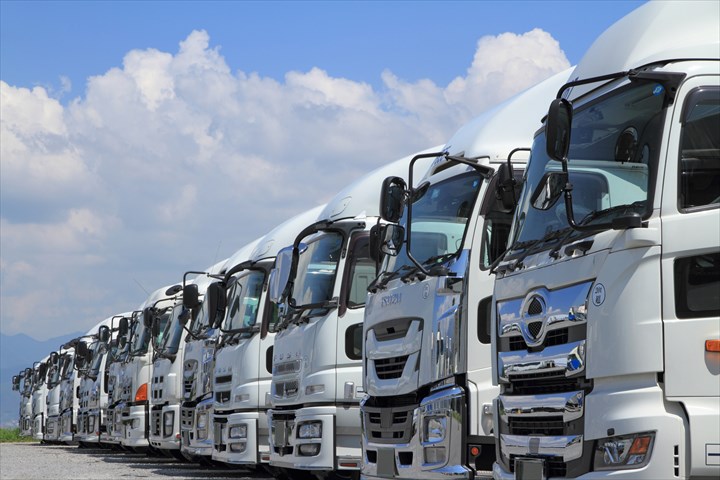 《入間市》週払いOK・大型車での一般貨物のセンター間配送ドライバー！（Web面接OK・WワークOK）