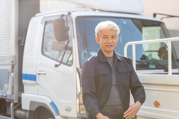 《横浜市戸塚区》週払いOK・3ｔ車での事業系ゴミの回収ドライバー！（高時給・週休2日）