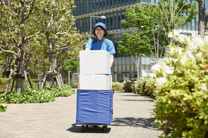 《川崎市中原区》週払いOK・手押し台車での個人宅への商品の配送スタッフ！（Web面接OK・WワークOK）