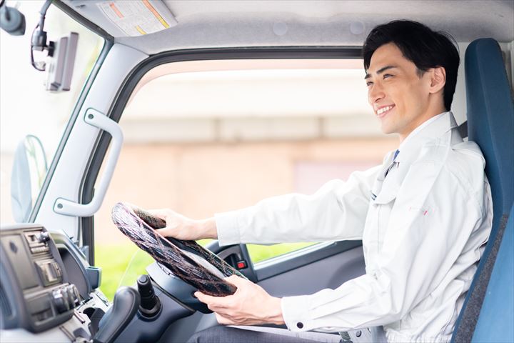 《北区》週払いOK・1.5ｔ車での電気機器の配送ドライバー！（土日祝休み・残業ほぼなし）