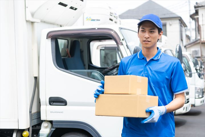 《成田市》週払いOK・4ｔ車でのチルド食品のセンター間配送ドライバー！（高時給・夜勤帯）