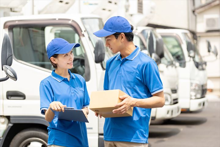 《本庄市》週払いOK・3ｔ車での食品や雑貨などのコンビニ配送ドライバー！（Web面接OK・高時給）