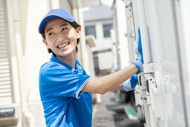 《静岡市清水区》週払いOK・大型車での冷凍食品のセンター間配送ドライバー！（Web面接OK・週休2日）