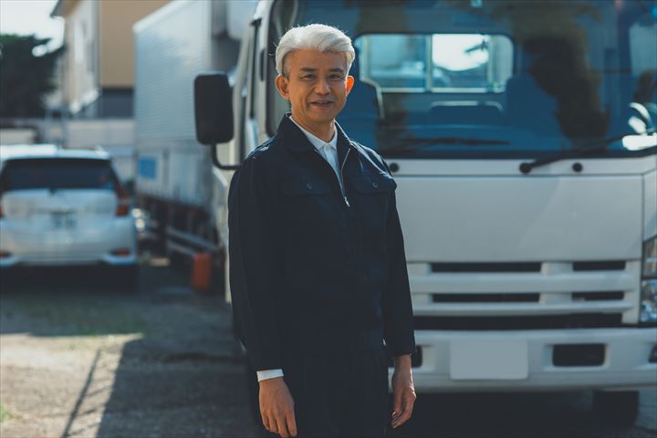 《江東区》週払いOK・3.5ｔパッカー車での企業向け産廃回収ドライバー！（Web面接OK・高時給）