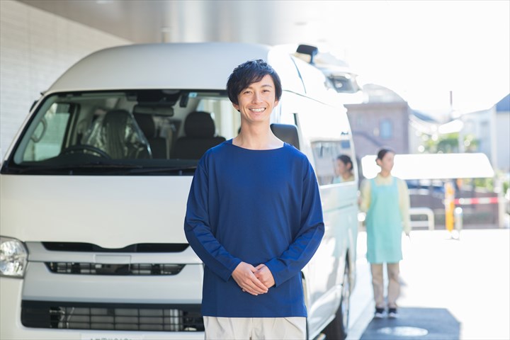 《板橋区》週払いOK・普通車での透析患者の送迎ドライバー！（Web面接OK・AT限定OK）