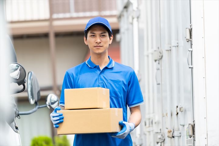 《江東区》週払いOK・2ｔ車での雑貨品の店舗配送ドライバー！（高時給・曜日固定休み）