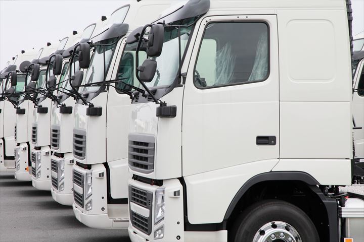 《町田市》週払いOK・3ｔ車での精肉の店舗配送ドライバー！（Web面接OK・月収35万円以上）