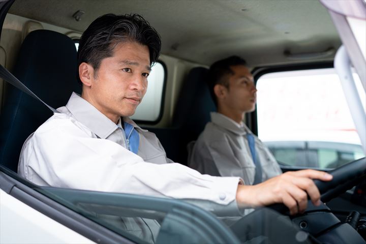 《柏市》週払いOK・2ｔ～大型車での車両の陸送ドライバー！（Web面接OK・運転中心）