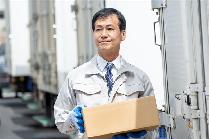 《目黒区》週払いOK・1.5ｔ～2ｔ車での個宅向け商品の配送ドライバー！（高時給・土日休み）