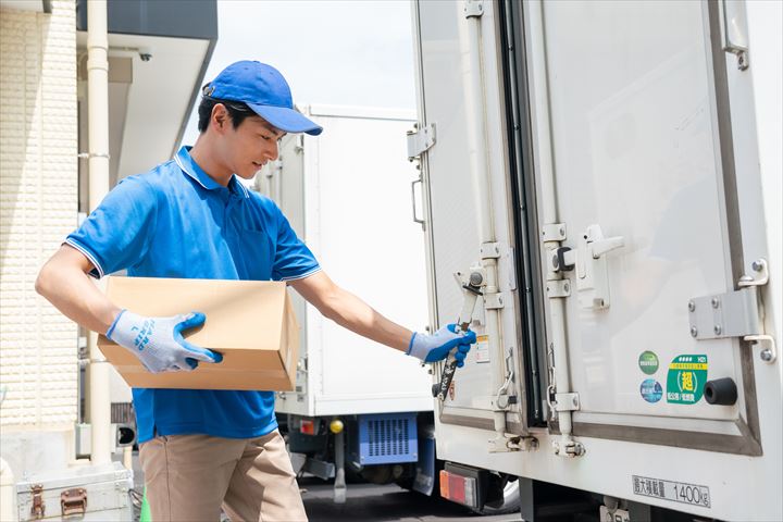 《千葉市稲毛区》週払いOK・3ｔ車でのチルド品の店舗配送ドライバー！（Web面接OK・ルート配送）