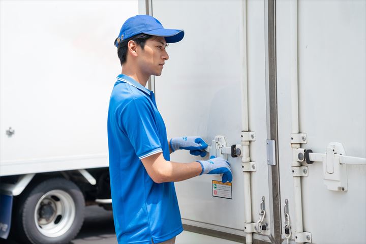 《丹羽郡扶桑町》週払いOK・4ｔ冷蔵車での店舗やセンターへの食品配送ドライバー！（高時給・週休2日）