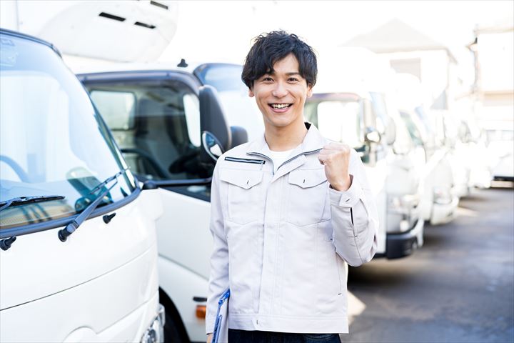 《日野市》週払いOK・3ｔ車でのチルド食品のコンビニ配送ドライバー！（Web面接OK・高収入）