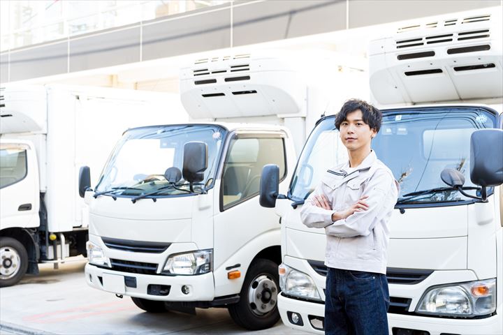 《美濃加茂市》週払いOK・3ｔ車でのコンビニ向け常温商品の配送ドライバー！（2ヶ月間のみの短期・時間外勤務ほぼなし）