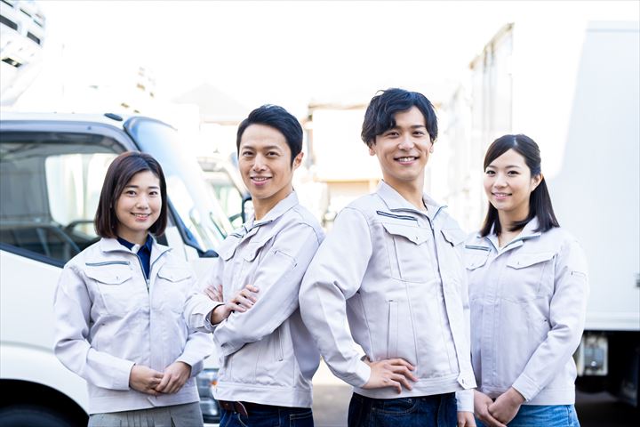 《中央区》週払いOK・1ｔ車での氷やドライアイスの店舗配送ドライバー！（高時給・AT限定OK）