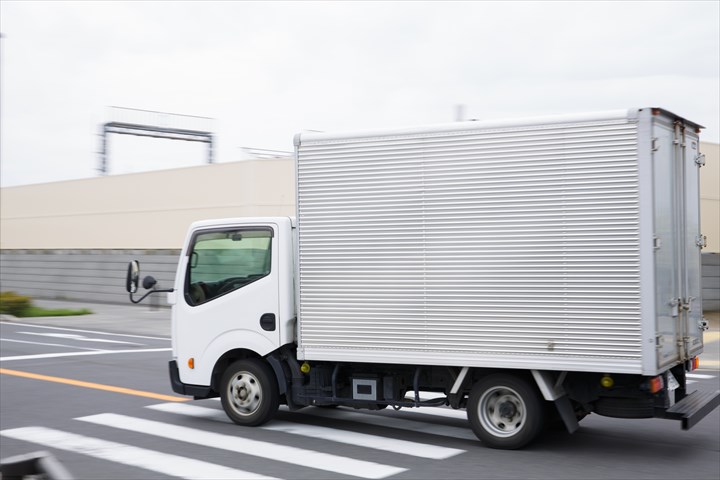 《福津市》週払いOK・倉庫内での飲料の積込み作業スタッフ！（Web面接OK・週休2日）