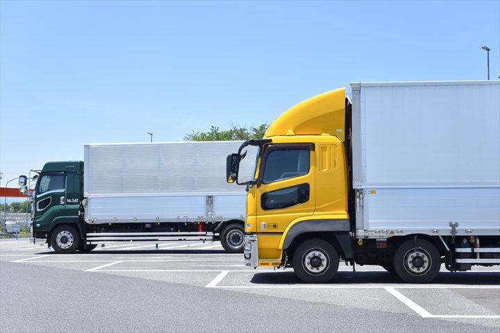 《碧南市》週払いOK・大型ウイング車での自動車部品のセンター間配送ドライバー！（高時給・夜勤帯）