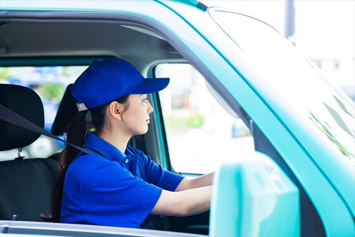 《中津川市》週払いOK・普通車での個人宅や法人への置き薬の配送ドライバー！（Web面接OK・土日祝休み）