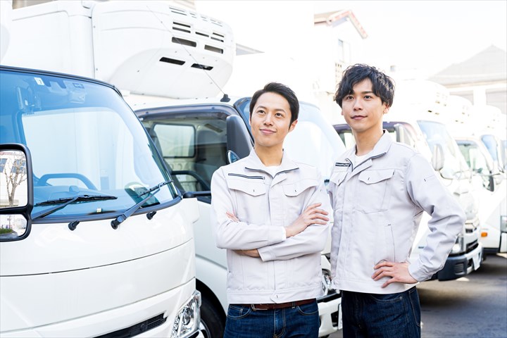 《厚木市》週払いOK・2ｔ車での企業等への精密機器の配送ドライバー！（Web面接OK・高収入）