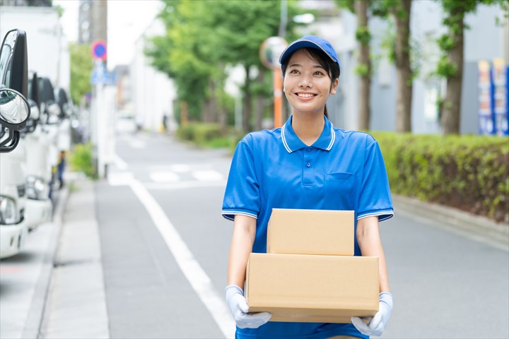 《府中市》週払いOK・2ｔ～3ｔ車での食品の店舗配送ドライバー！（AT限定OK・高収入）