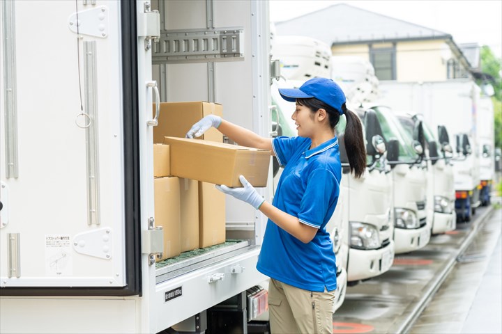 《高浜市》週払いOK・2ｔ車でのチルド商品のセンター間配送ドライバー！（未経験歓迎・シニア活躍中・高収入)