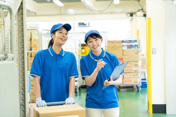 《相模原市緑区》週払いOK・3ｔ車でのコンビニへのチルド品配送ドライバー！（Wワーク歓迎・短時間20:30～1:30）