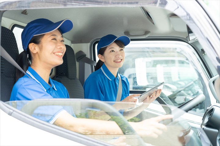 《常総市》週払いOK・4ｔ車での食品のセンター間配送ドライバー！（高収入・週休2日）