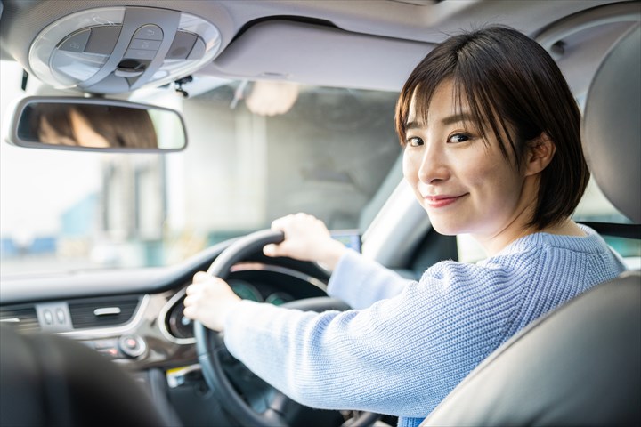 《練馬区》週払いOK・普通車での個人宅や介護施設への医師や看護師の送迎ドライバー！（Web面接OK・高時給）