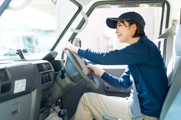 《文京区》週払いOK・普通車での英会話教室利用者の送迎ドライバー！（高時給・短時間14:00～20:00）