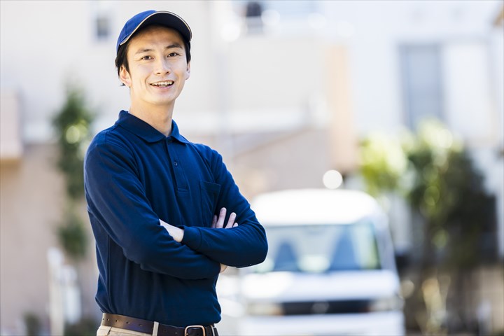 《港区》週払いOK・電動自転車での企業への書類や雑貨等の集配業務！（土日祝休み・短時間8:00～14:00）