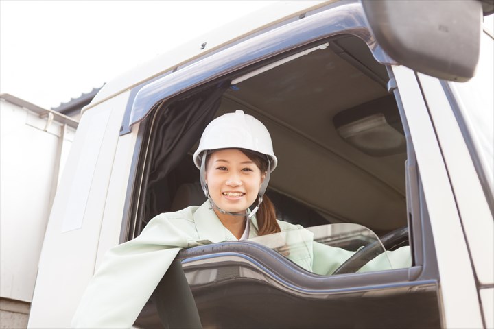 《江東区》週払いOK・2ｔ車での企業などへの建築資材の配送ドライバー！（高時給・土日祝休み）