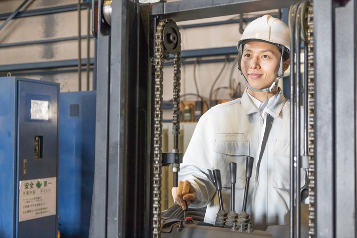 《大田原市》週払いOK・フォークリフトでの医療機器などの構内作業スタッフ！（土日祝休み・日勤）