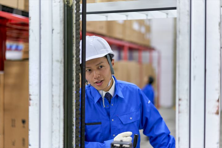 《市原市》週払いOK・リーチフォークを使用した液体洗剤の出荷作業スタッフ！（高時給・負担少なめ）